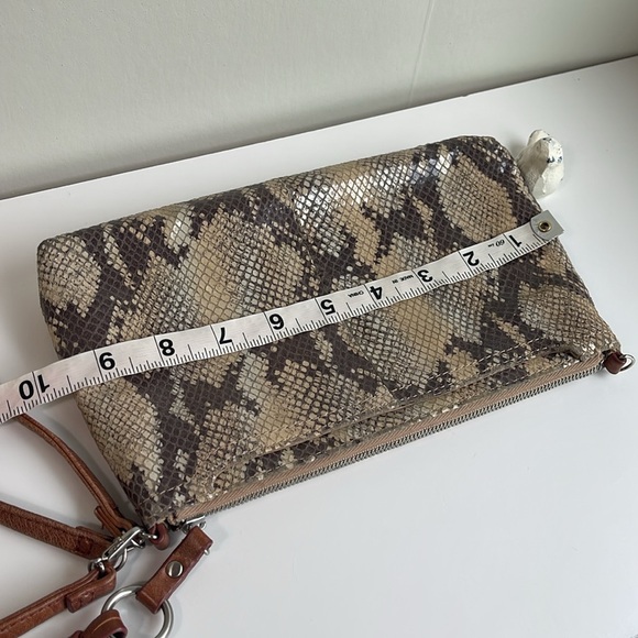 HOBO Leather Wristlet Shoulder Bag - Picture 15 of 16